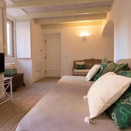 Domingues Villa Lisbon
